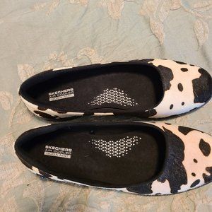 Skechers Air Cooled slip-ons size 9